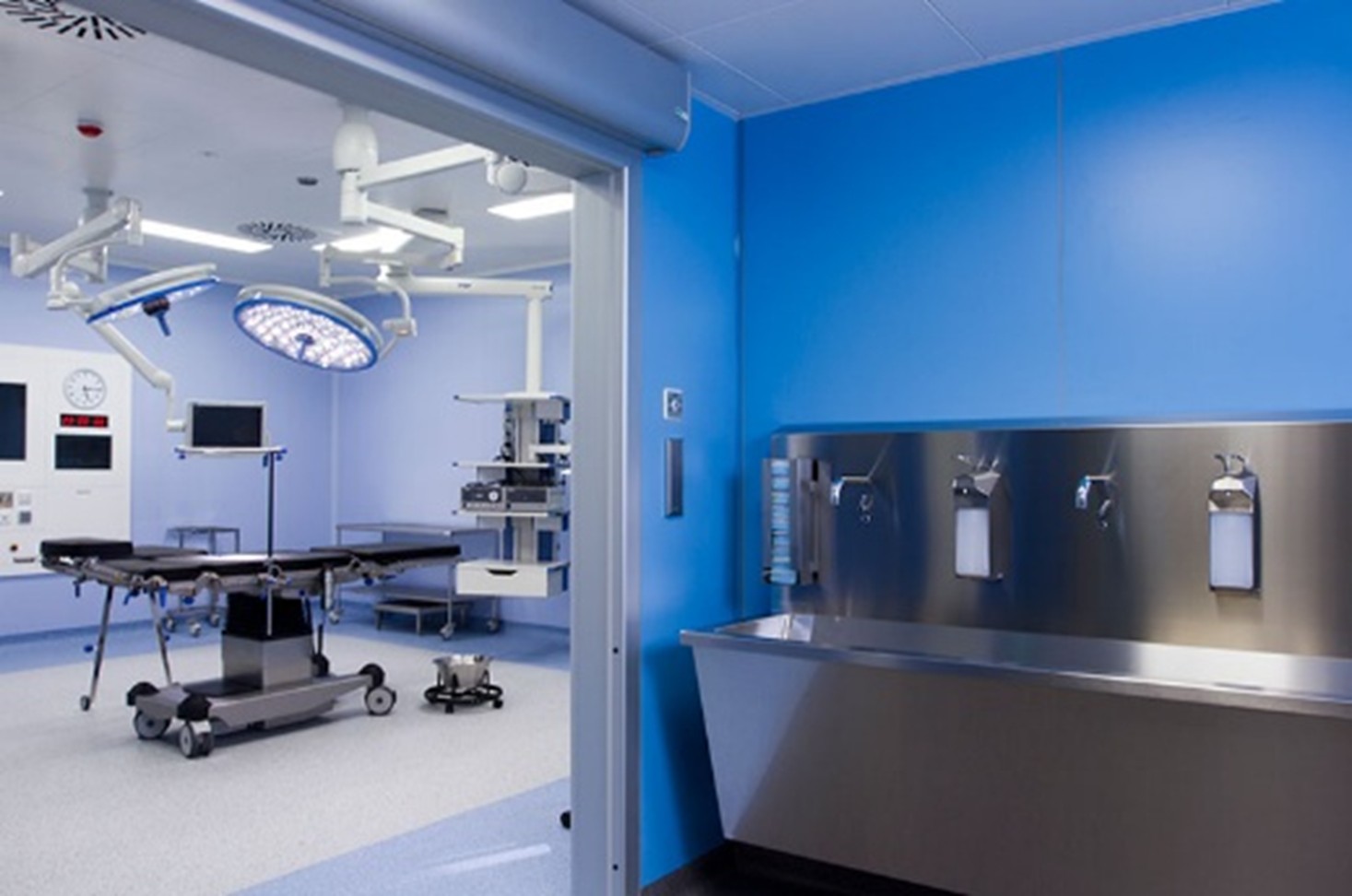 Clean Room & Containment